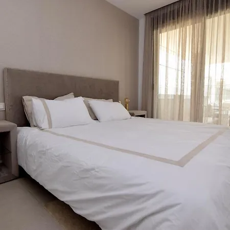 Mesas Homes דירה