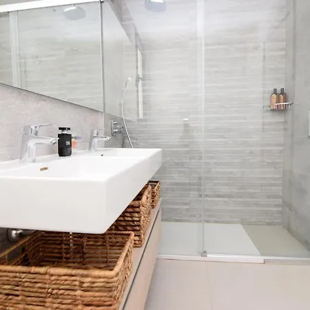 Mesas Homes アパート エステポナ